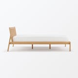 【新古品】もたれかかれる木製ベッド　オーク材突板　クィーン