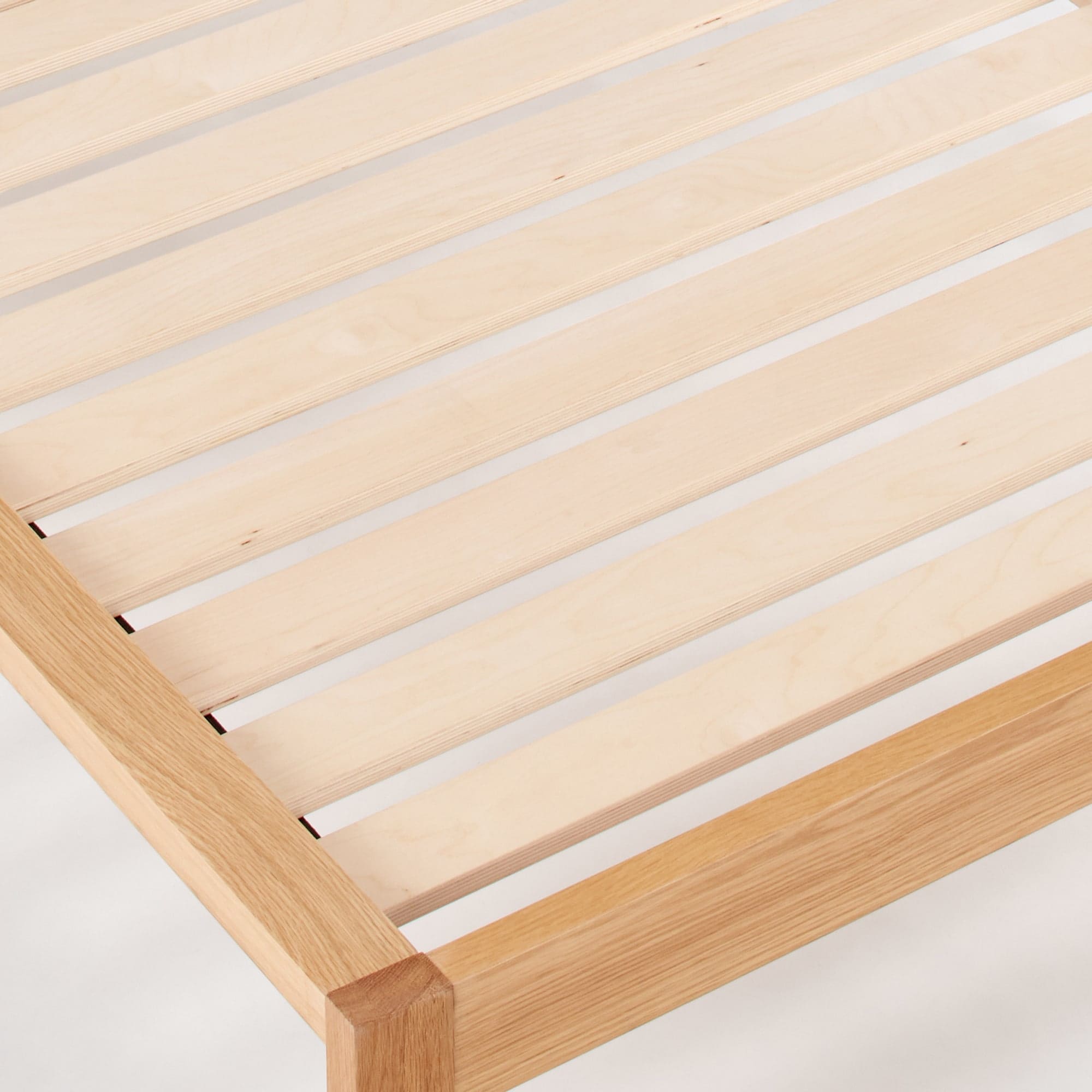 【新古品】もたれかかれる木製ベッド　オーク材突板　セミダブル