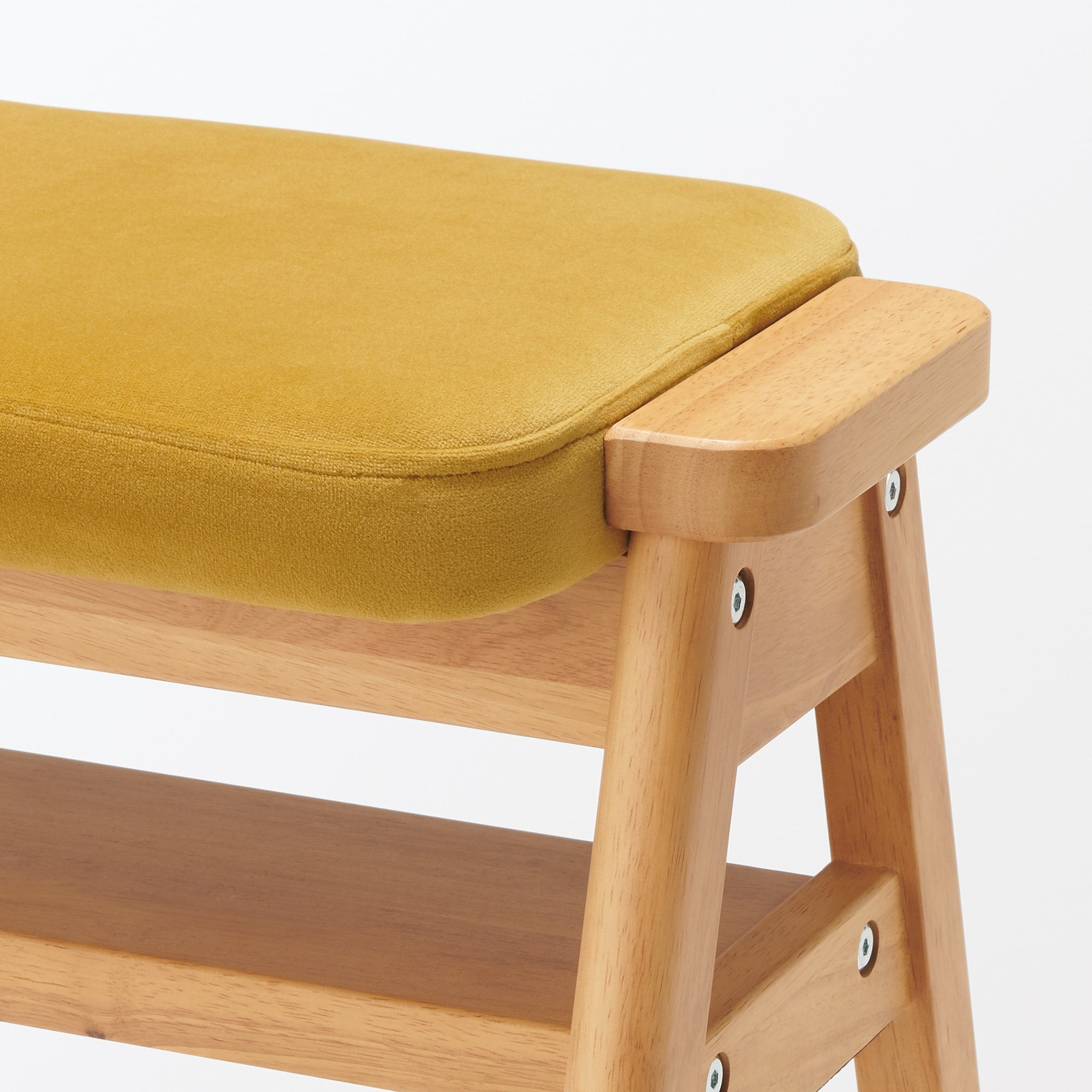 【新古品】再生ポリエステル混　木製スタッキングスツール　マスタード