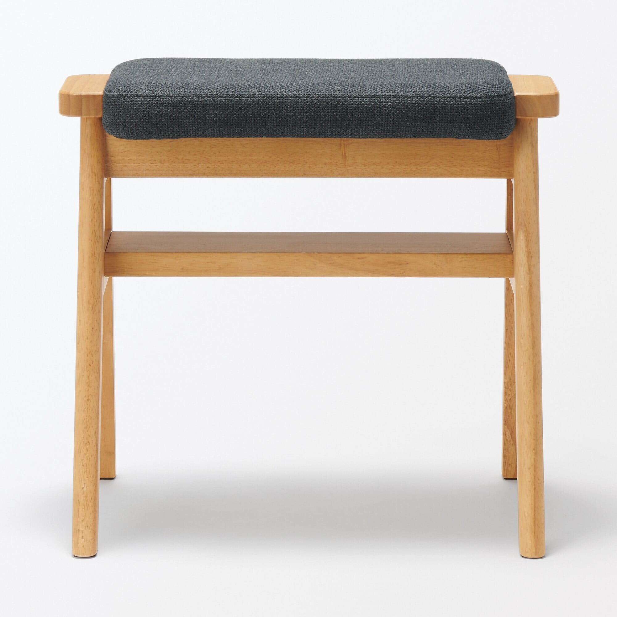 【新古品】再生ポリエステル混　木製スタッキングスツール　チャコール