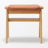 【新古品】再生ポリエステル混　木製スタッキングスツール　オレンジ