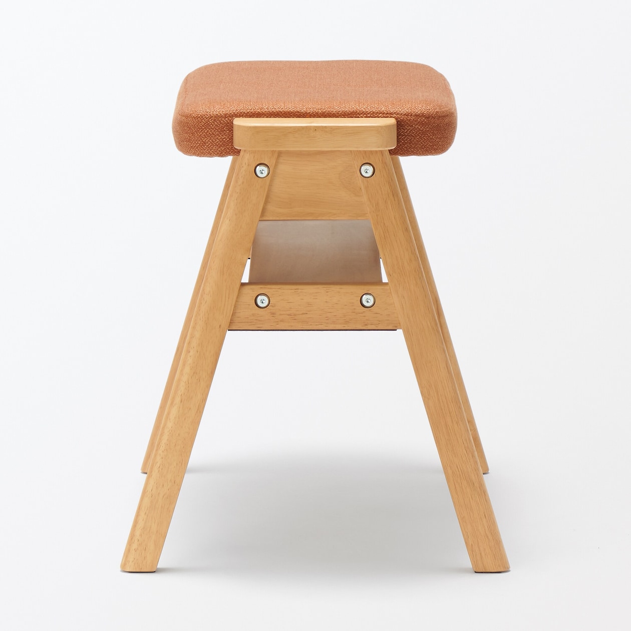 【新古品】再生ポリエステル混　木製スタッキングスツール　オレンジ