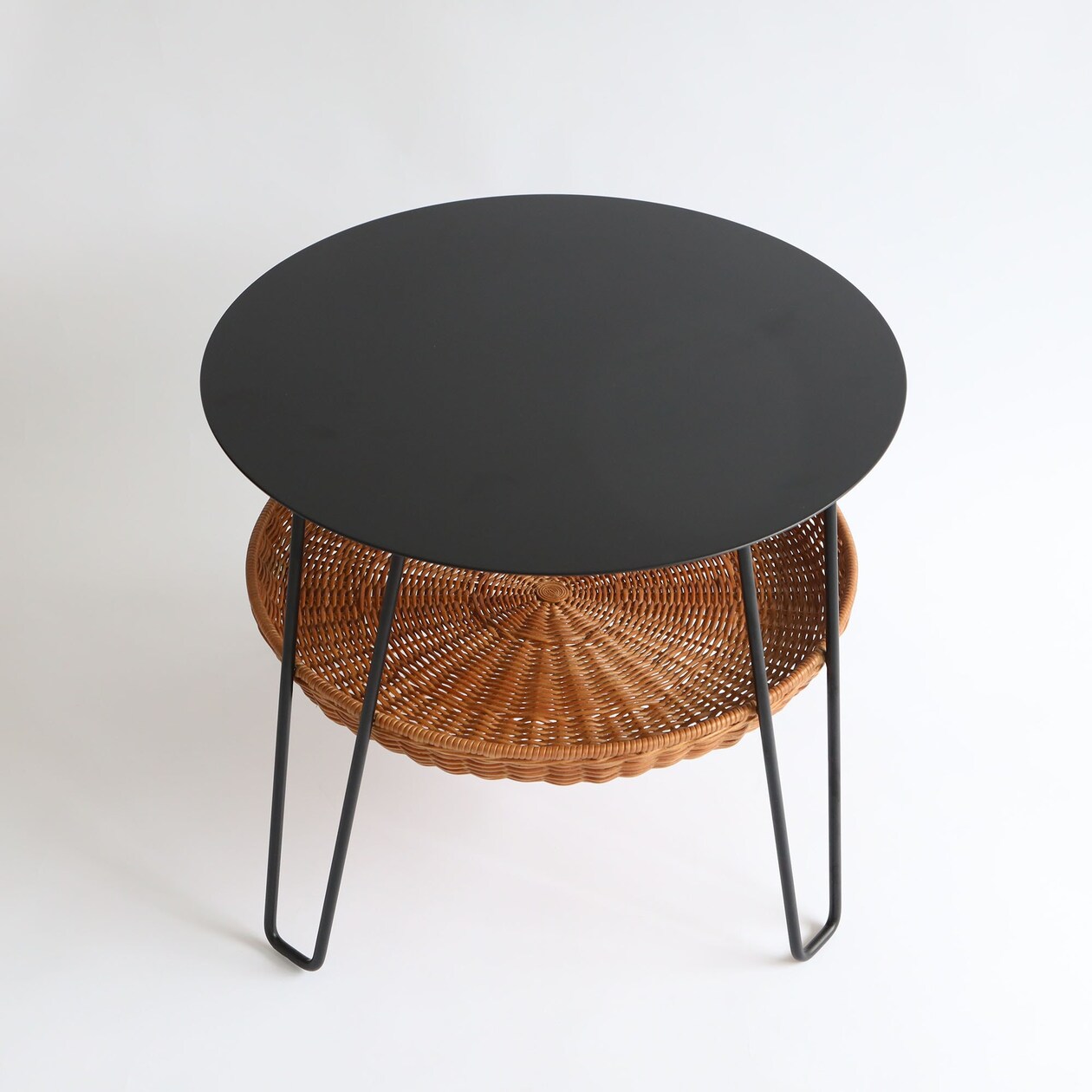 【新古品】［ＩＤＥＥ］ＷＡＬＬＡＢＹ　ＬＯＷ　ＴＡＢＬＥ　ＲＯＵＮＤ　ＢＬＡＣＫ