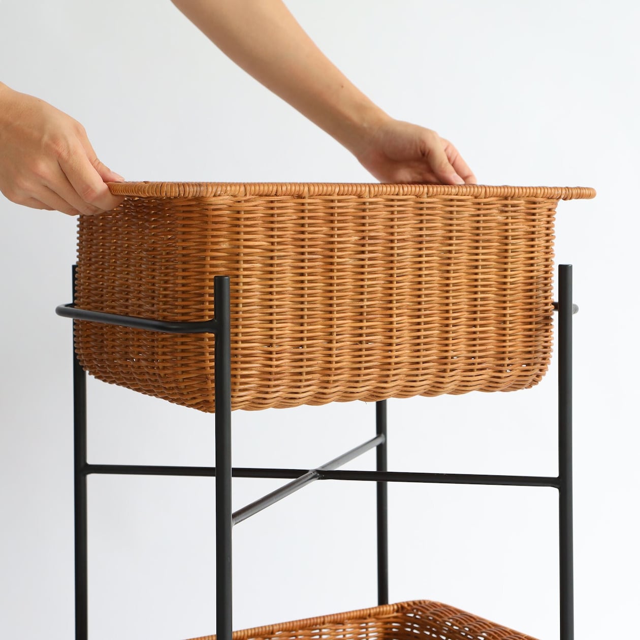 【新古品】［ＩＤＥＥ］ＷＡＬＬＡＢＹ　ＢＡＳＫＥＴ　ＳＴＡＮＤ　Ｂｌａｃｋ