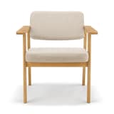 【新古品】木製アームチェア　ベージュ