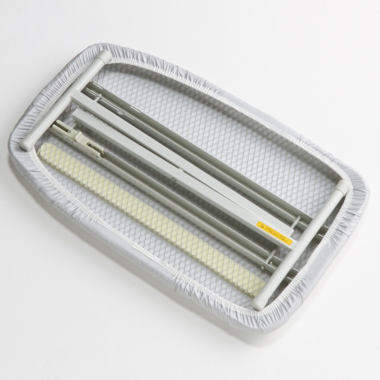 ボタンプレス機能付き　アイロン台　