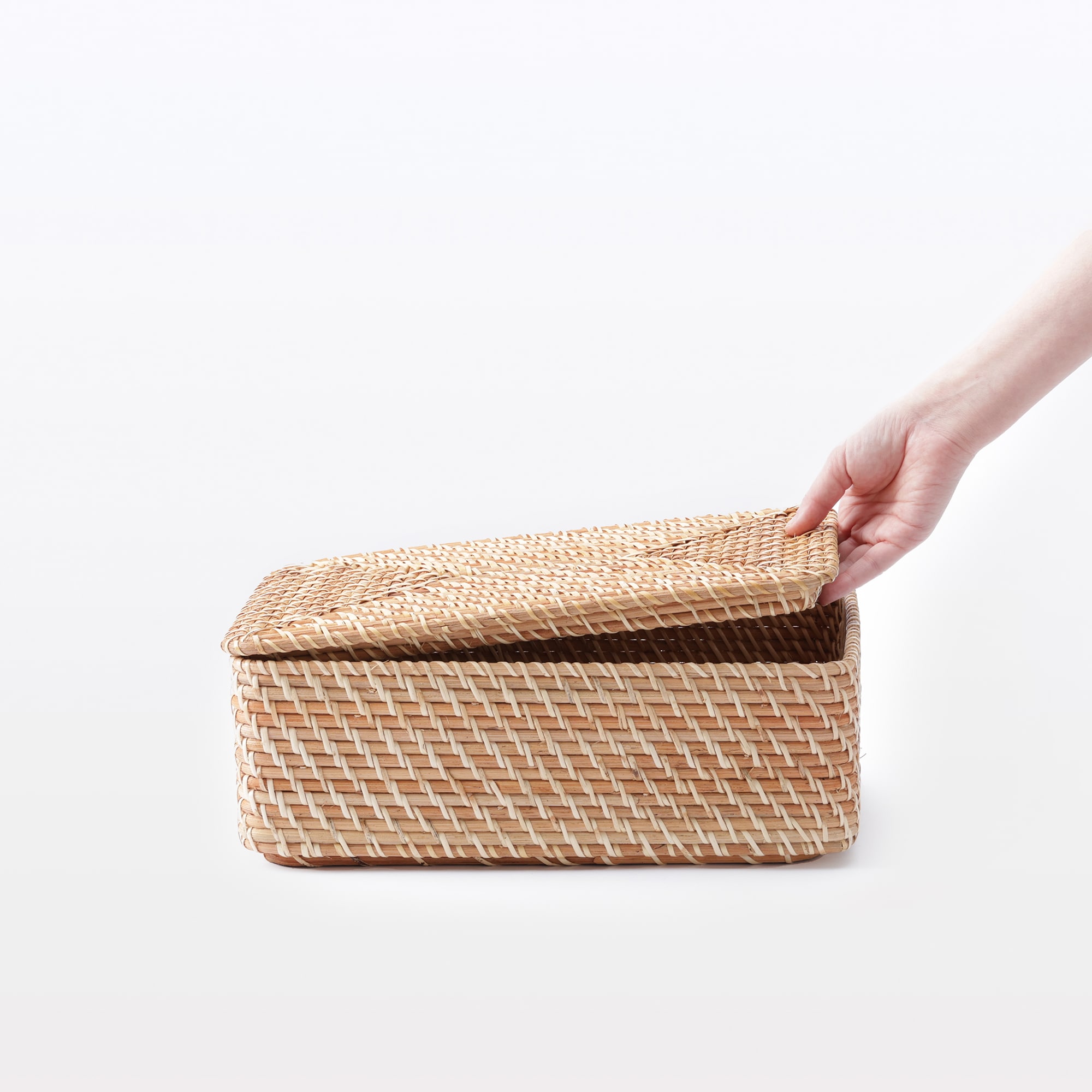 重なるラタン長方形バスケット用フタ