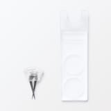 壁に付けられるアクリルディスプレイ　Ｌ字型