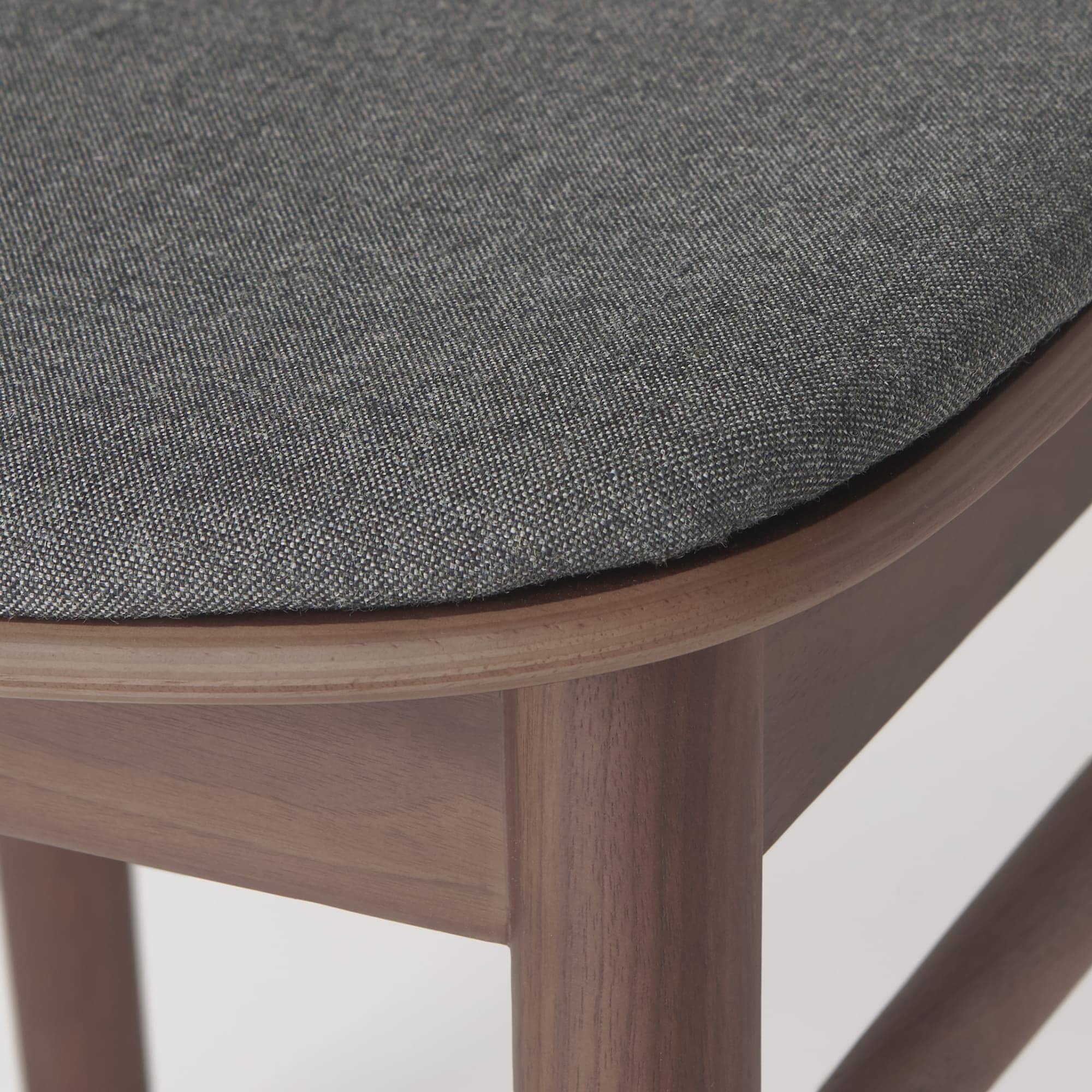 ラウンドチェア　布座　オーク材　ブラウン