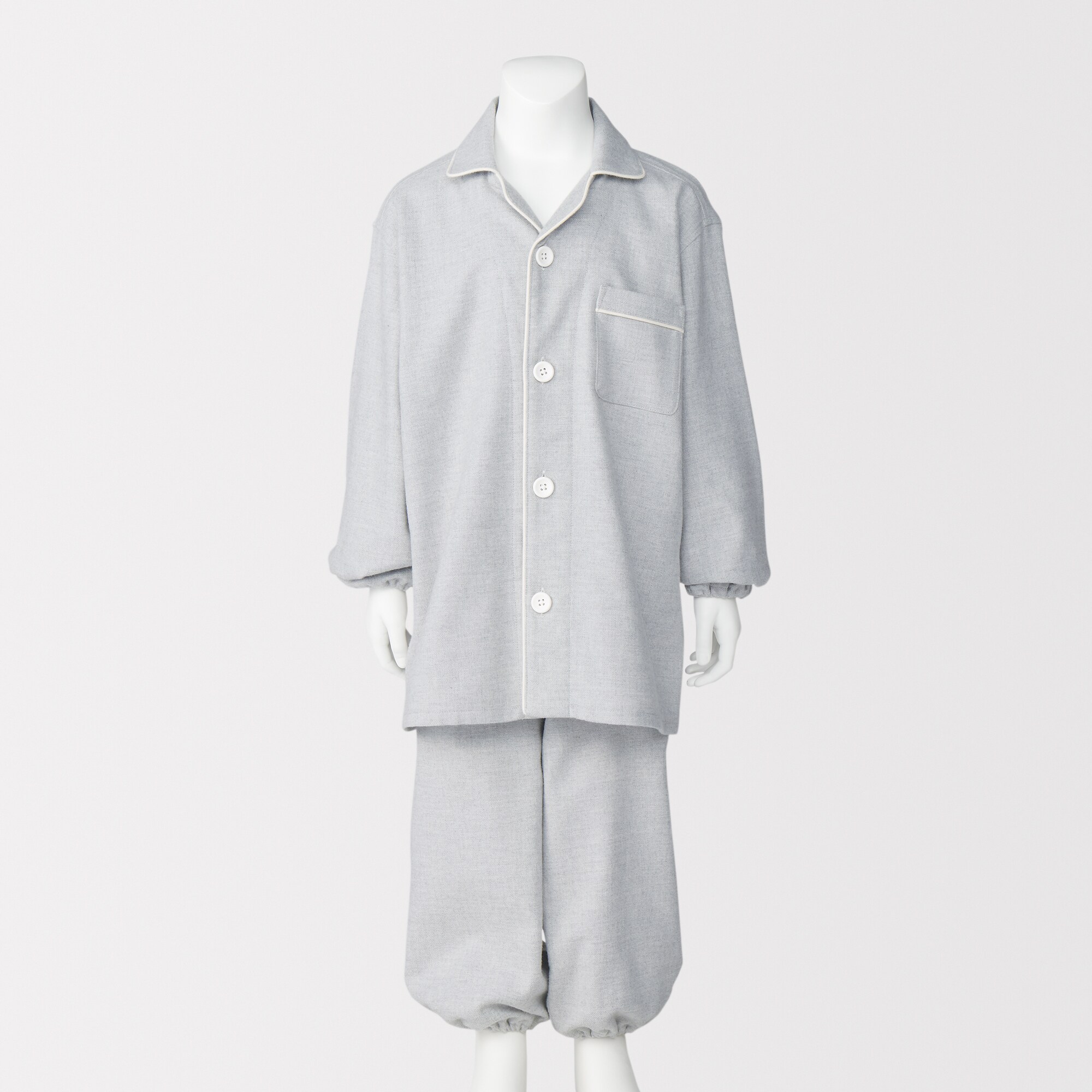 キッズ　脇に縫い目のない　フランネル　長袖パジャマ