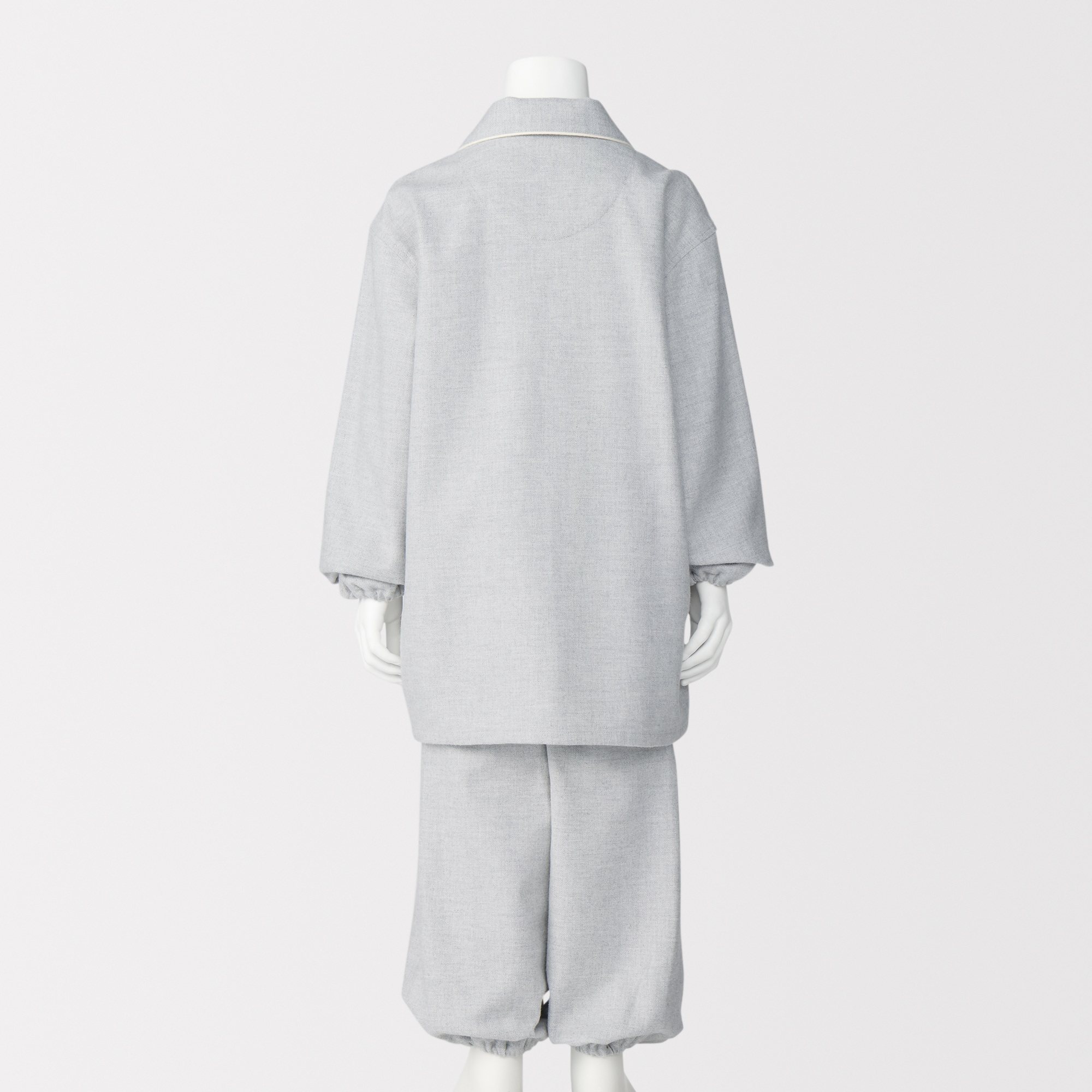 キッズ　脇に縫い目のない　フランネル　長袖パジャマ