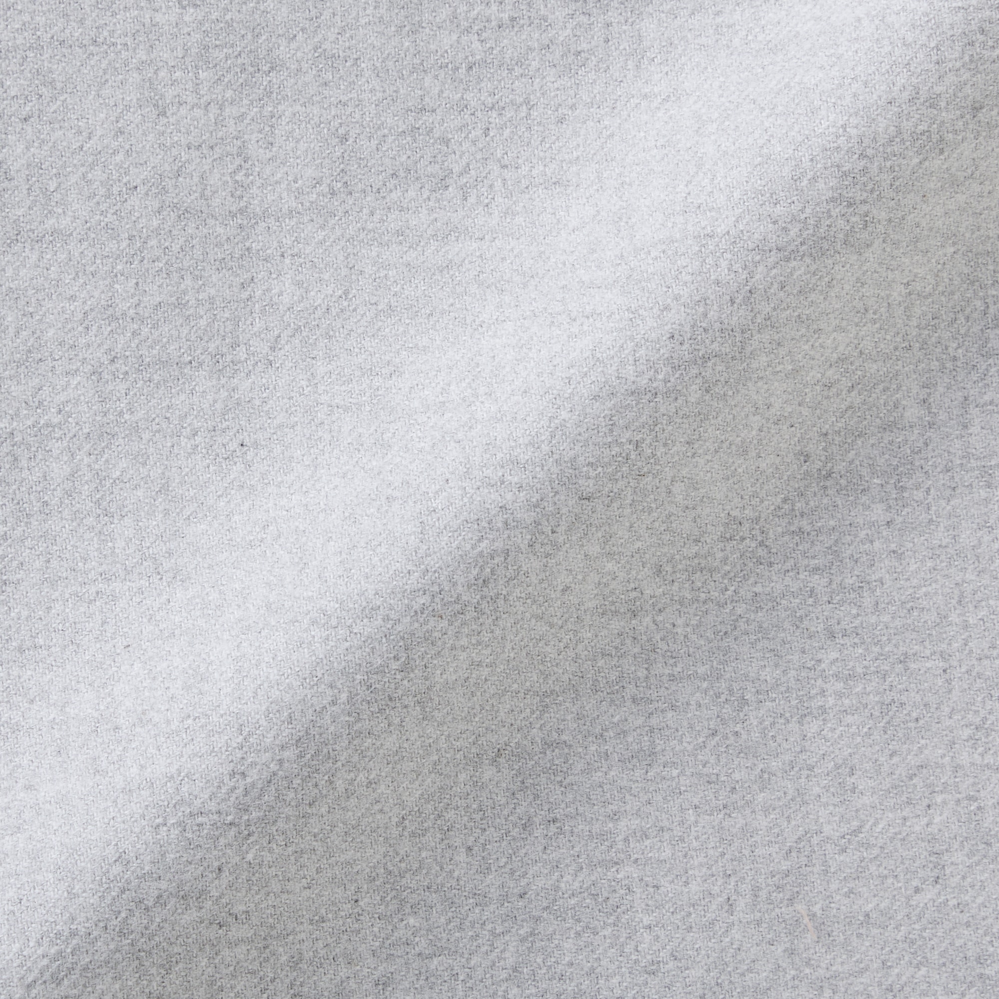 キッズ　脇に縫い目のない　フランネル　長袖パジャマ