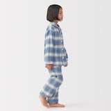 キッズ　脇に縫い目のない　フランネル　長袖パジャマ