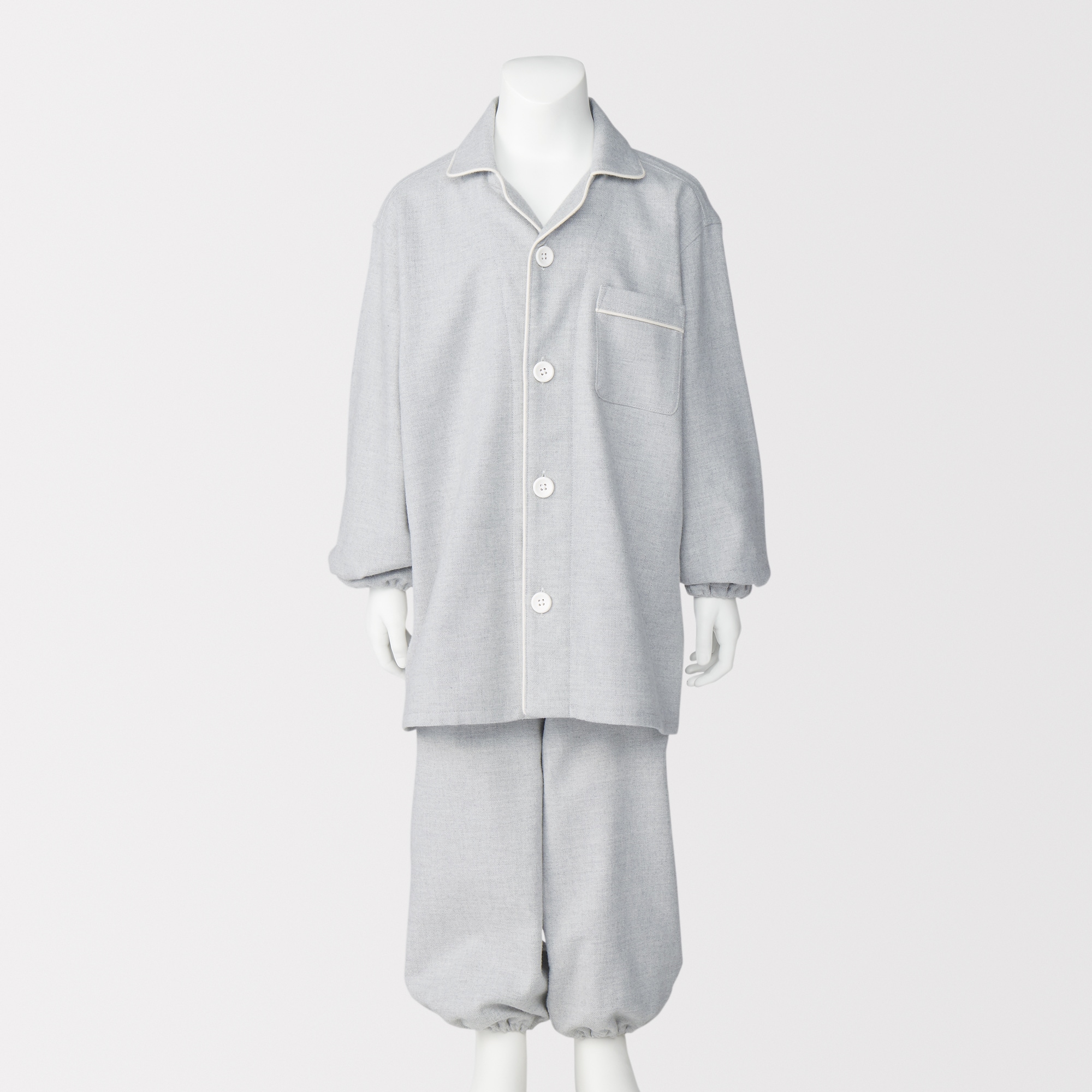 キッズ　脇に縫い目のない　フランネル　長袖パジャマ