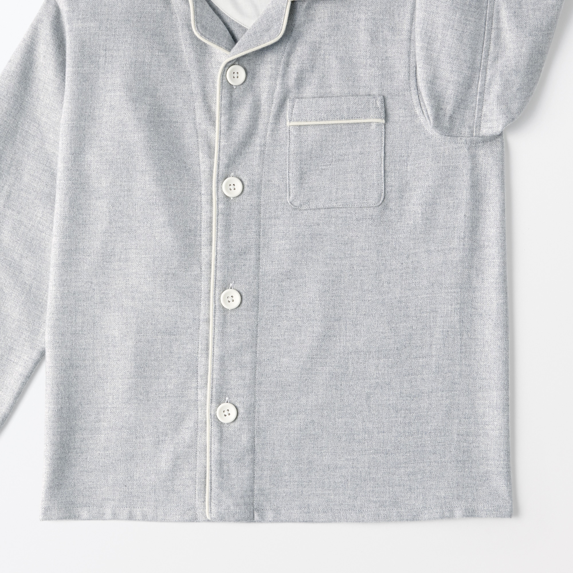 キッズ　脇に縫い目のない　フランネル　長袖パジャマ