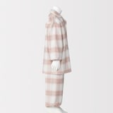 キッズ　脇に縫い目のない　フランネル　長袖パジャマ