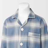 キッズ　脇に縫い目のない　フランネル　長袖パジャマ