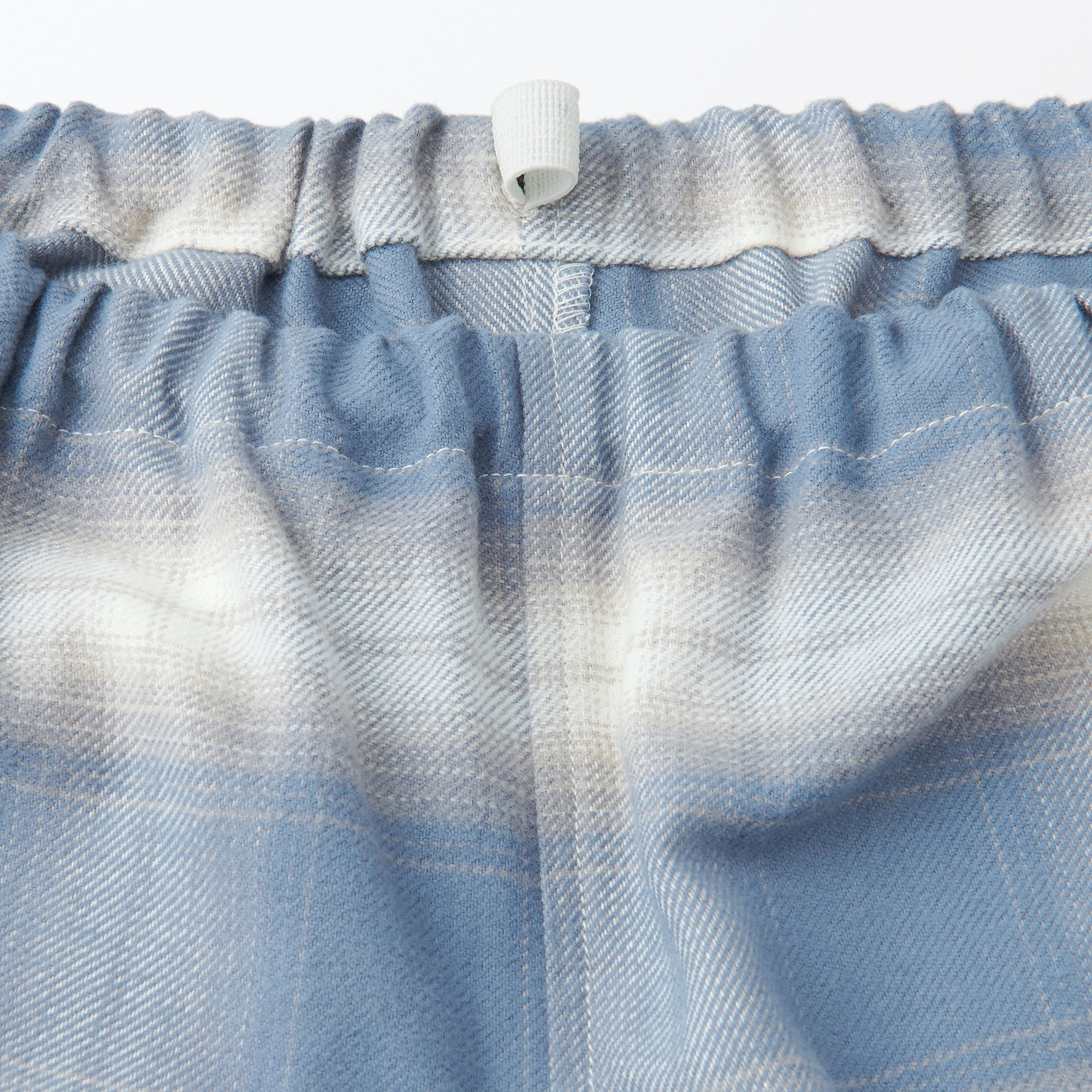 キッズ　脇に縫い目のない　フランネル　長袖パジャマ