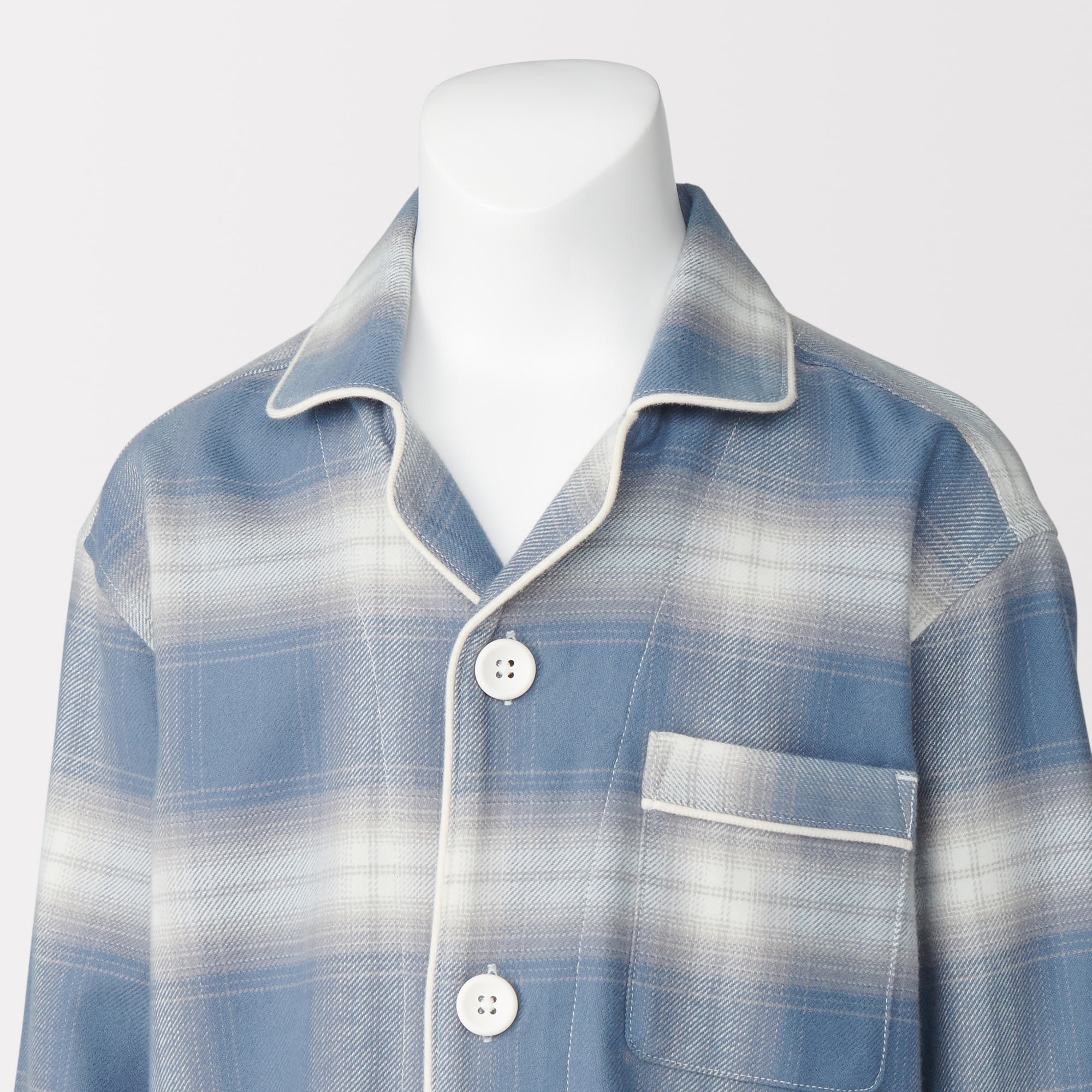 キッズ　脇に縫い目のない　フランネル　長袖パジャマ