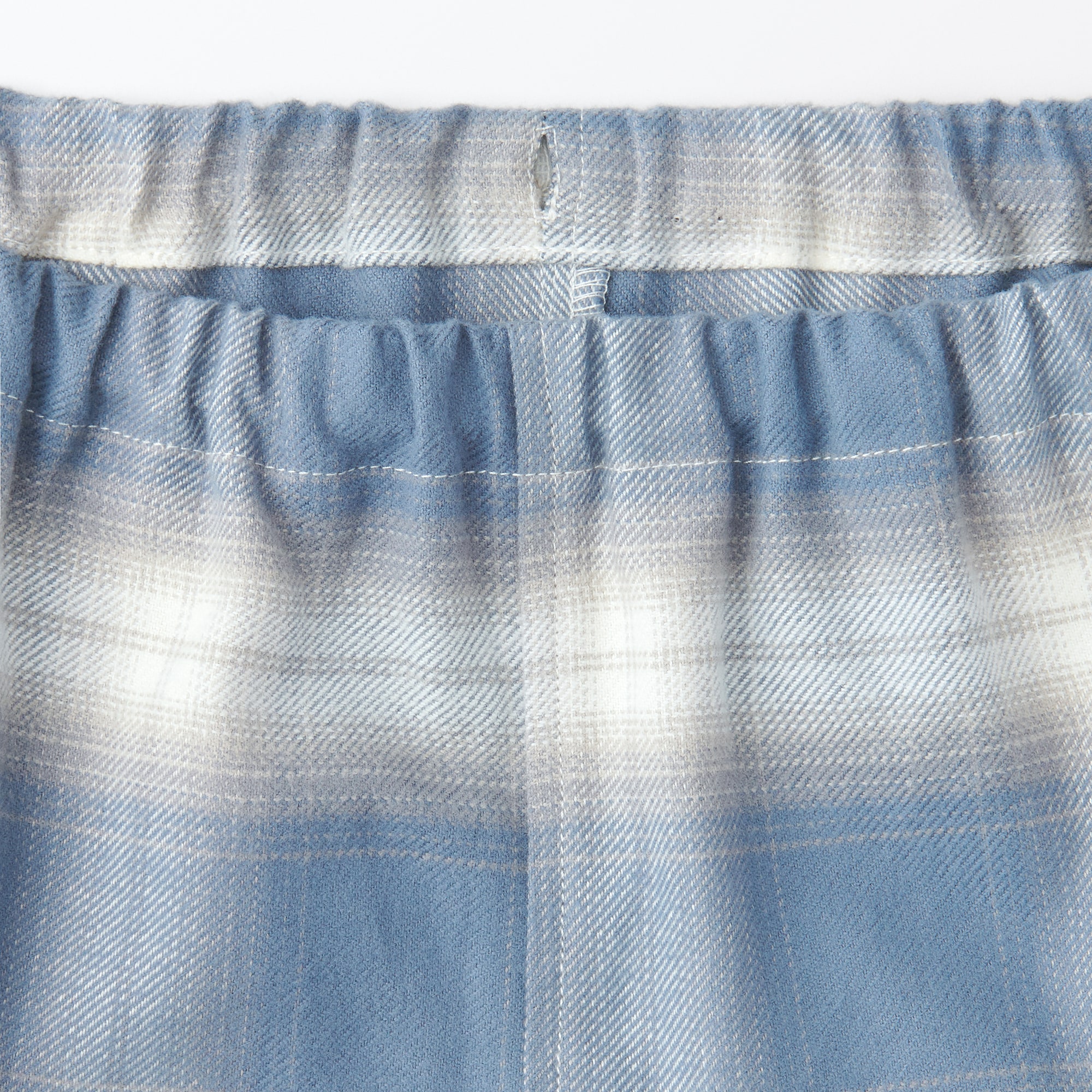 キッズ　脇に縫い目のない　フランネル　長袖パジャマ