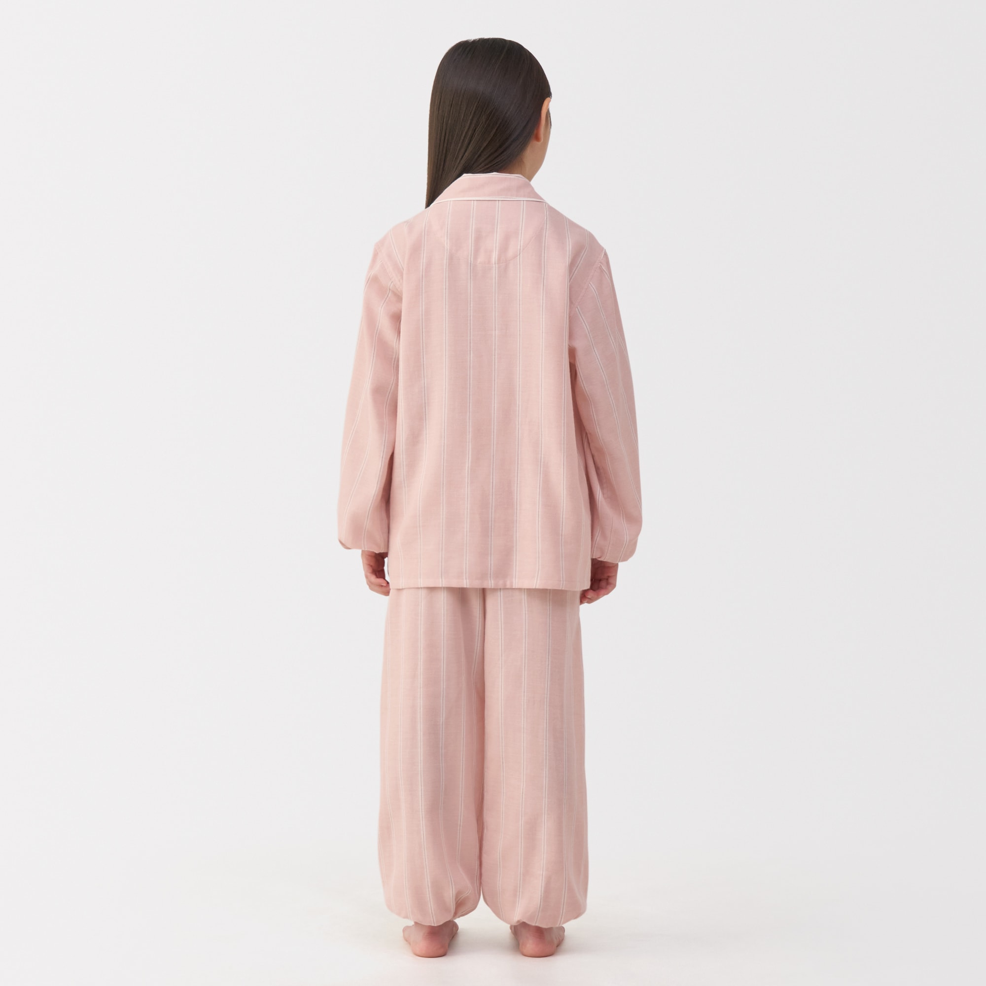 キッズ　脇に縫い目のない　二重ガーゼ長袖パジャマ