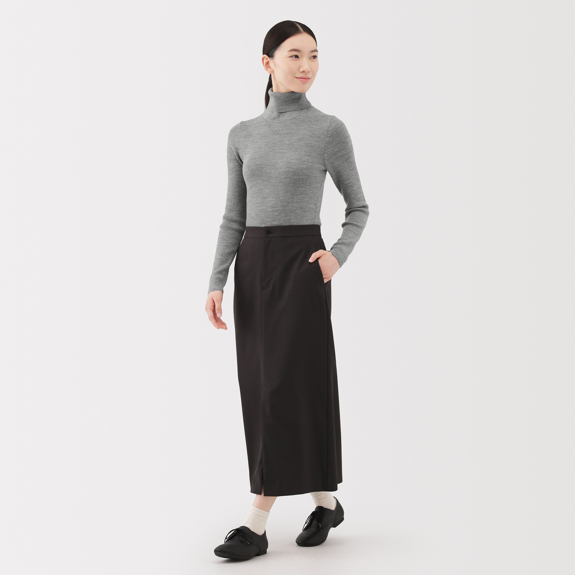 婦人　洗えるウールハイゲージリブタートルネックセーター