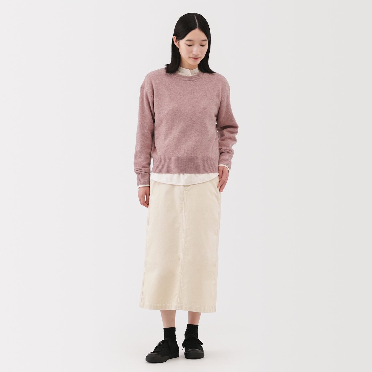婦人　洗えるウールミドルゲージクルーネックセーター