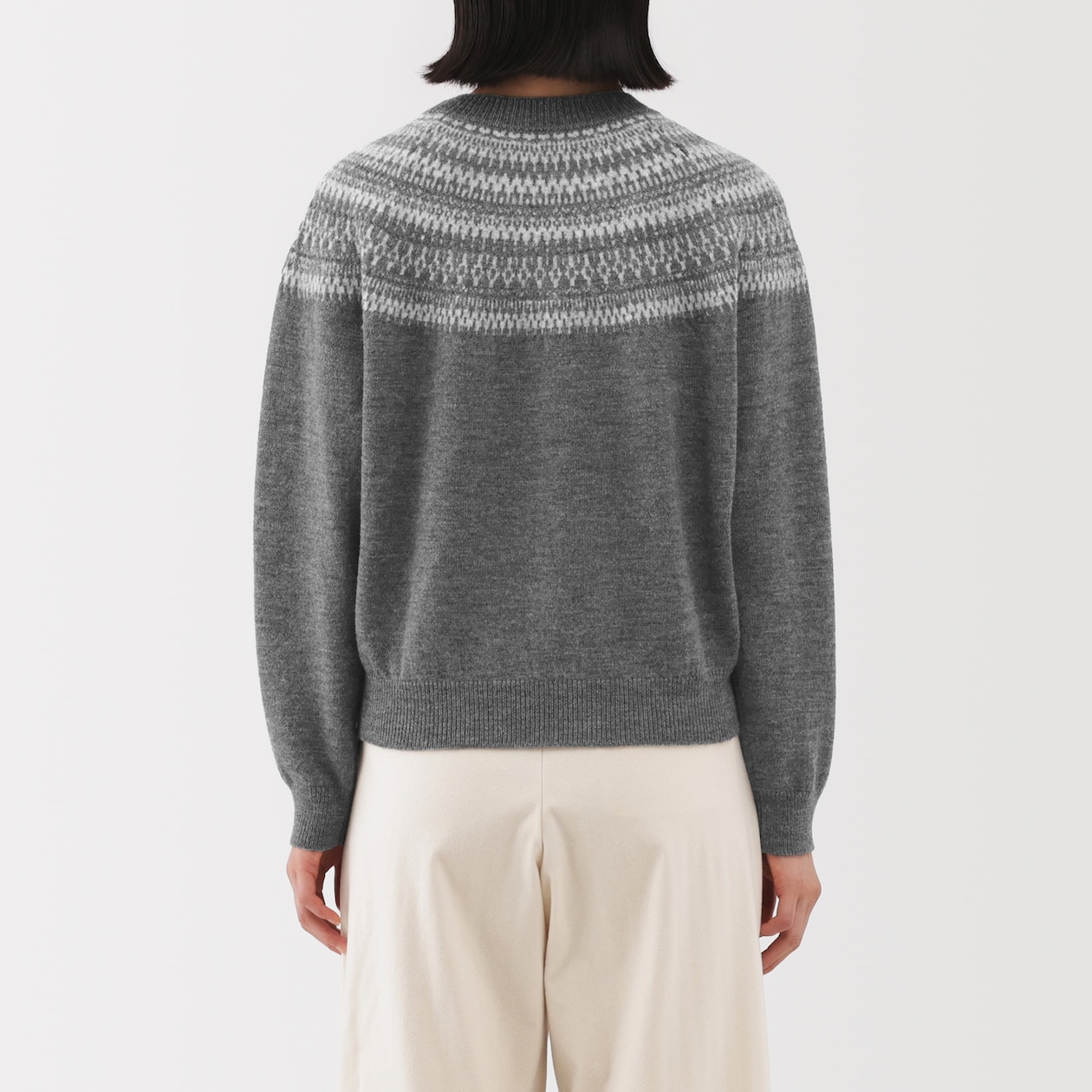 婦人　アンデスウールを使ったジャカード編みセーター