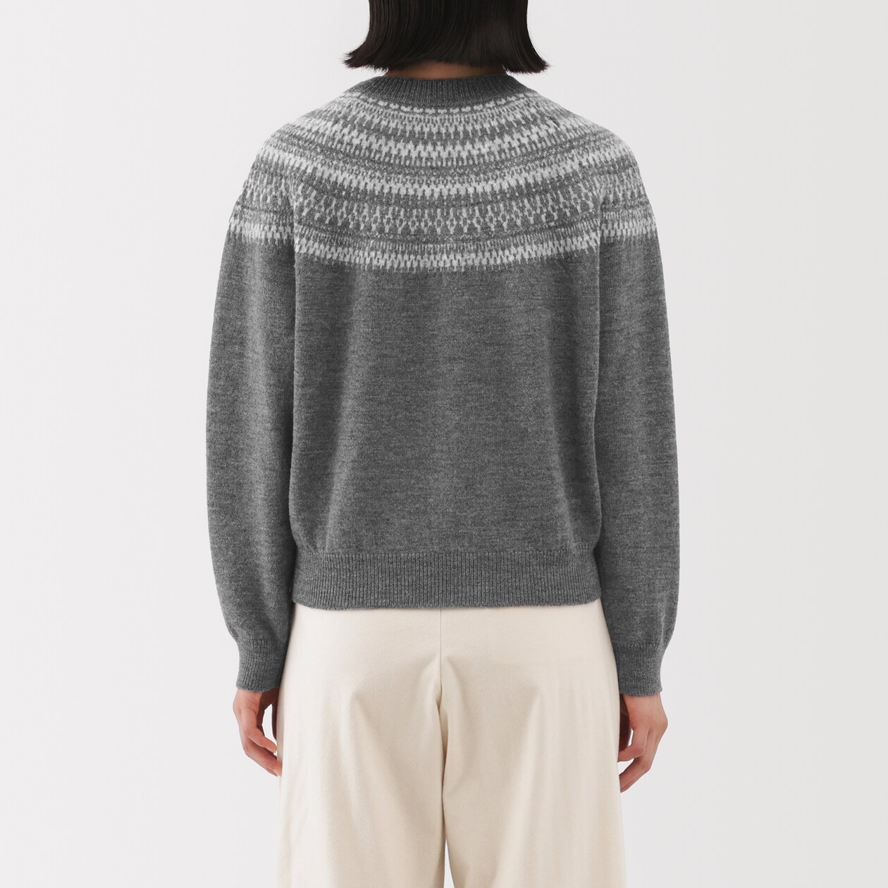 婦人　アンデスウールを使ったジャカード編みセーター