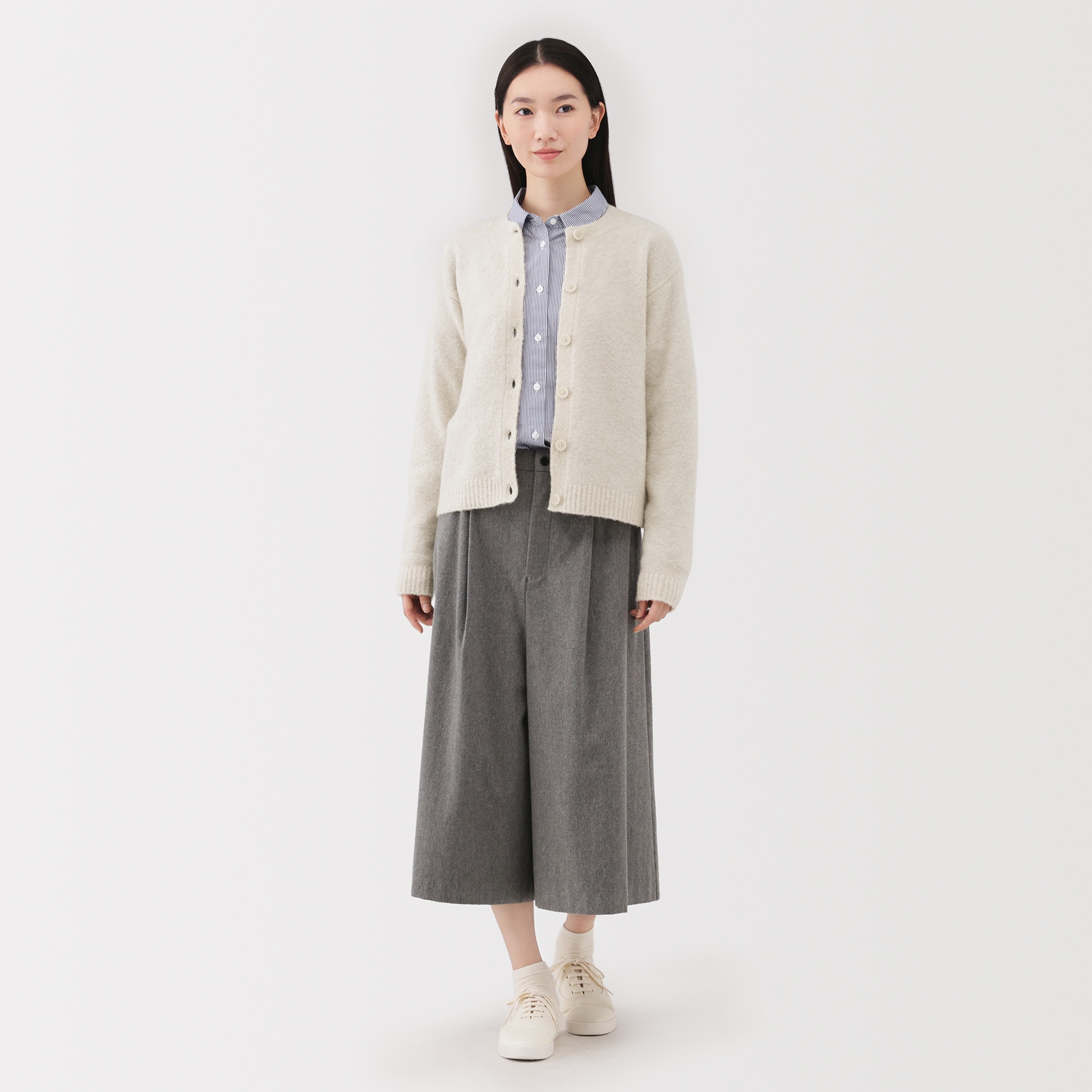 婦人　ウール混ブークレクルーネックカーディガン
