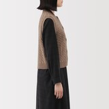 婦人　アンデスウールを使ったベスト