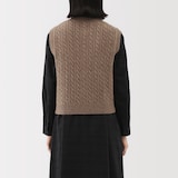 婦人　アンデスウールを使ったベスト