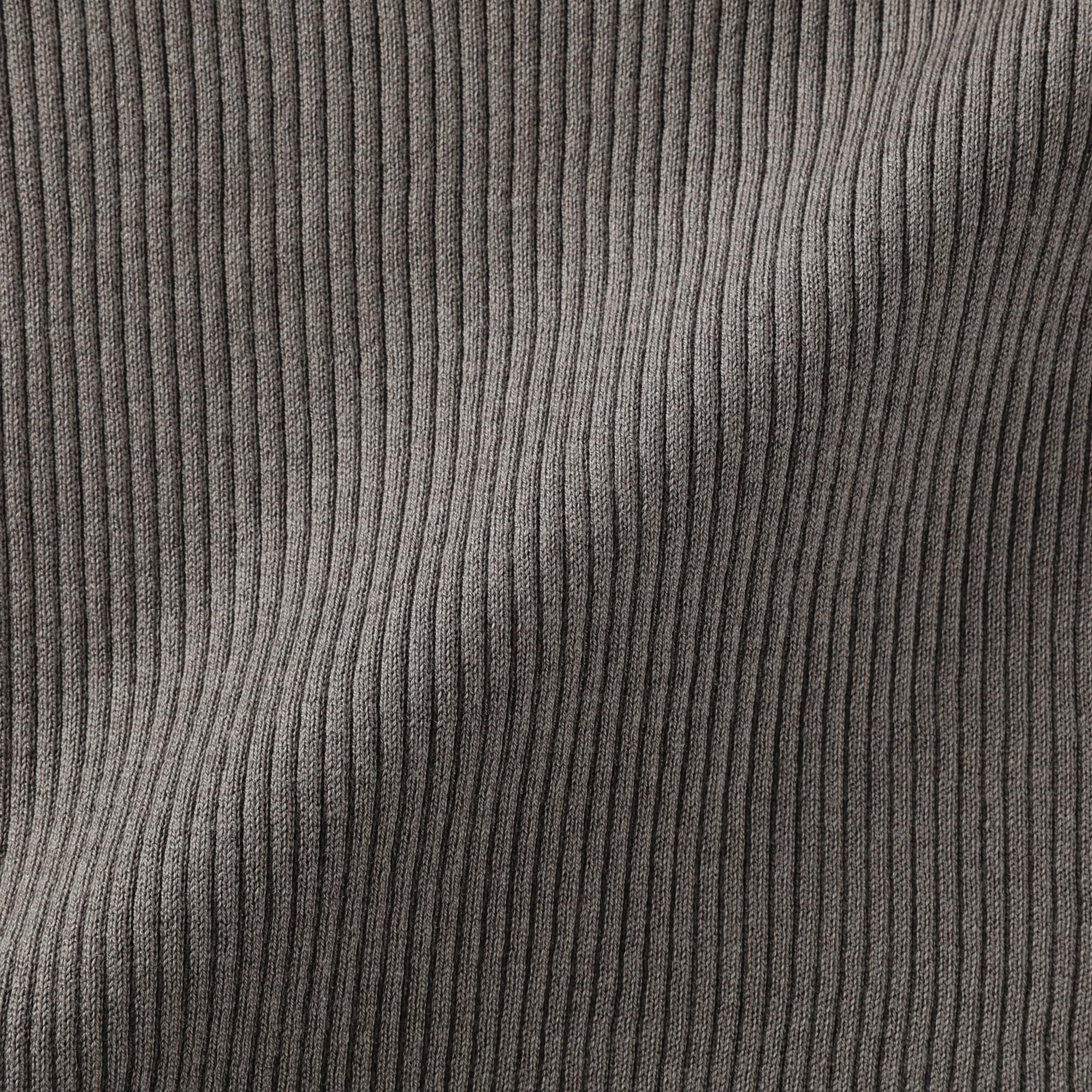 婦人　なめらかリブ編みＶネックカーディガン