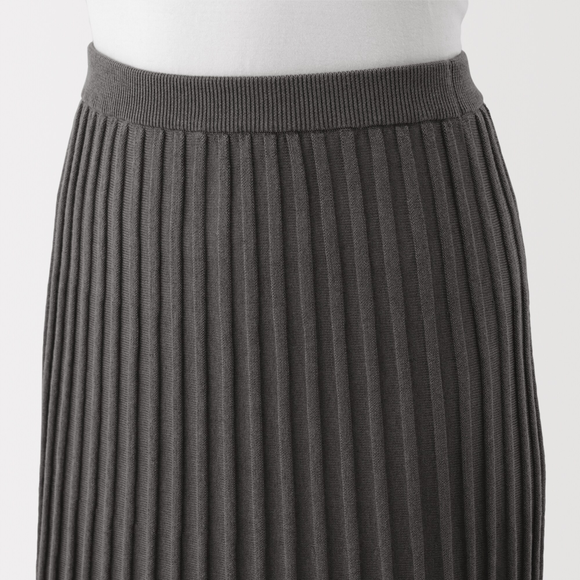 婦人　なめらかニットフレアスカート