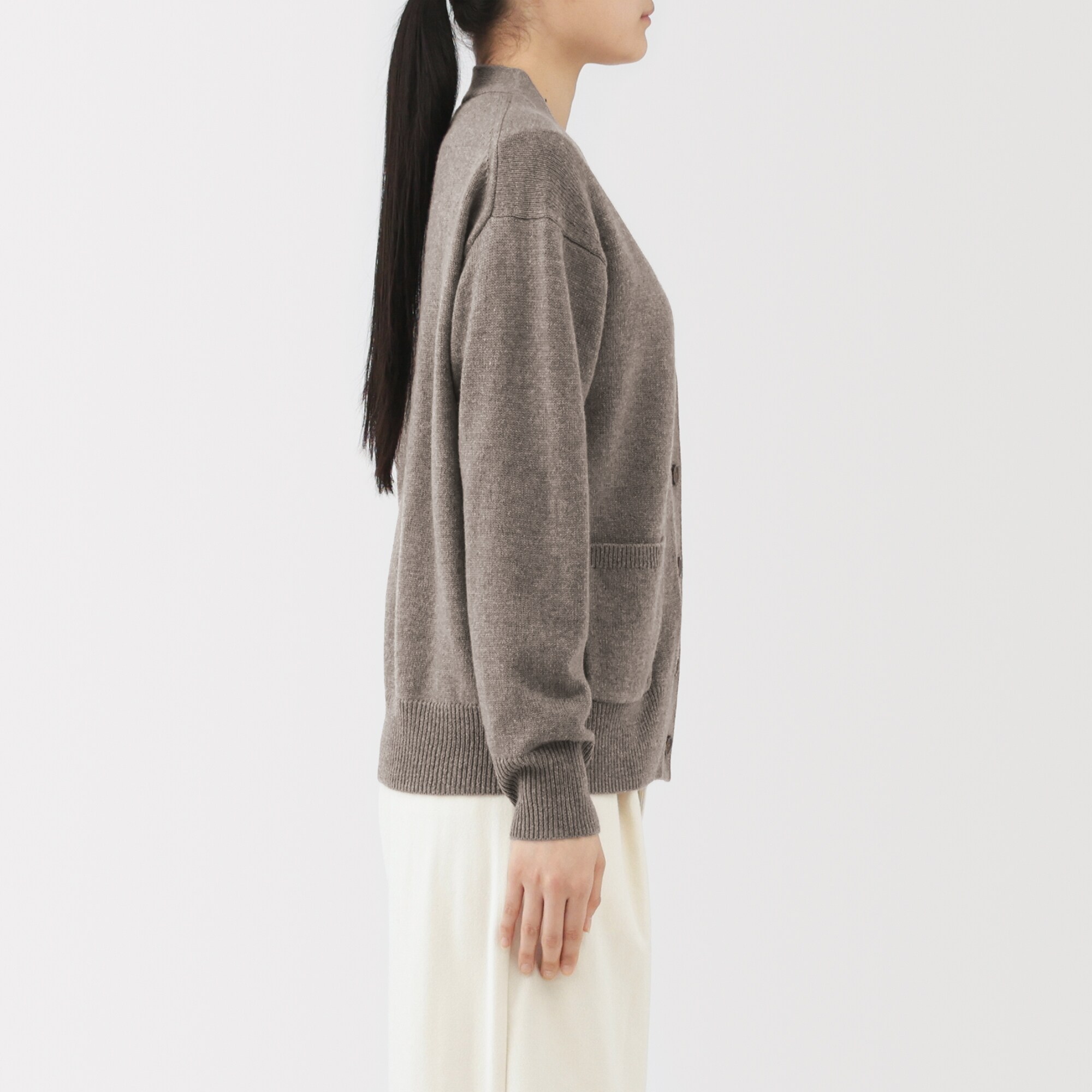 婦人 洗えるウールミドルゲージVネックカーディガン | 無印良品