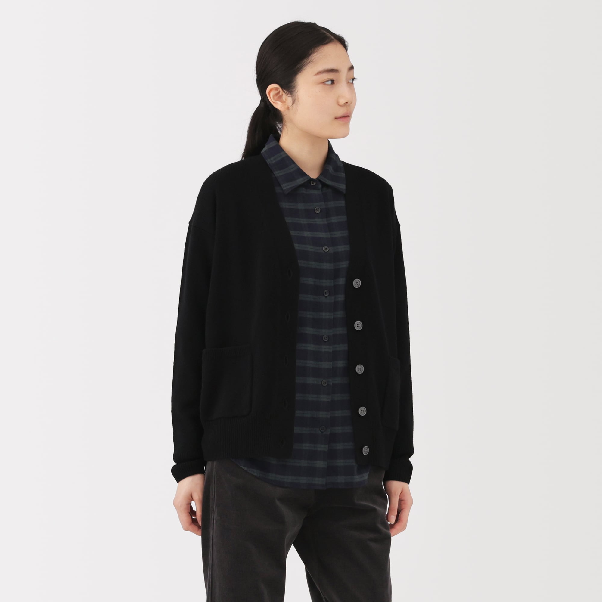 婦人 洗えるウールミドルゲージVネックカーディガン | 無印良品