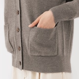 婦人　洗えるウールミドルゲージＶネックカーディガン