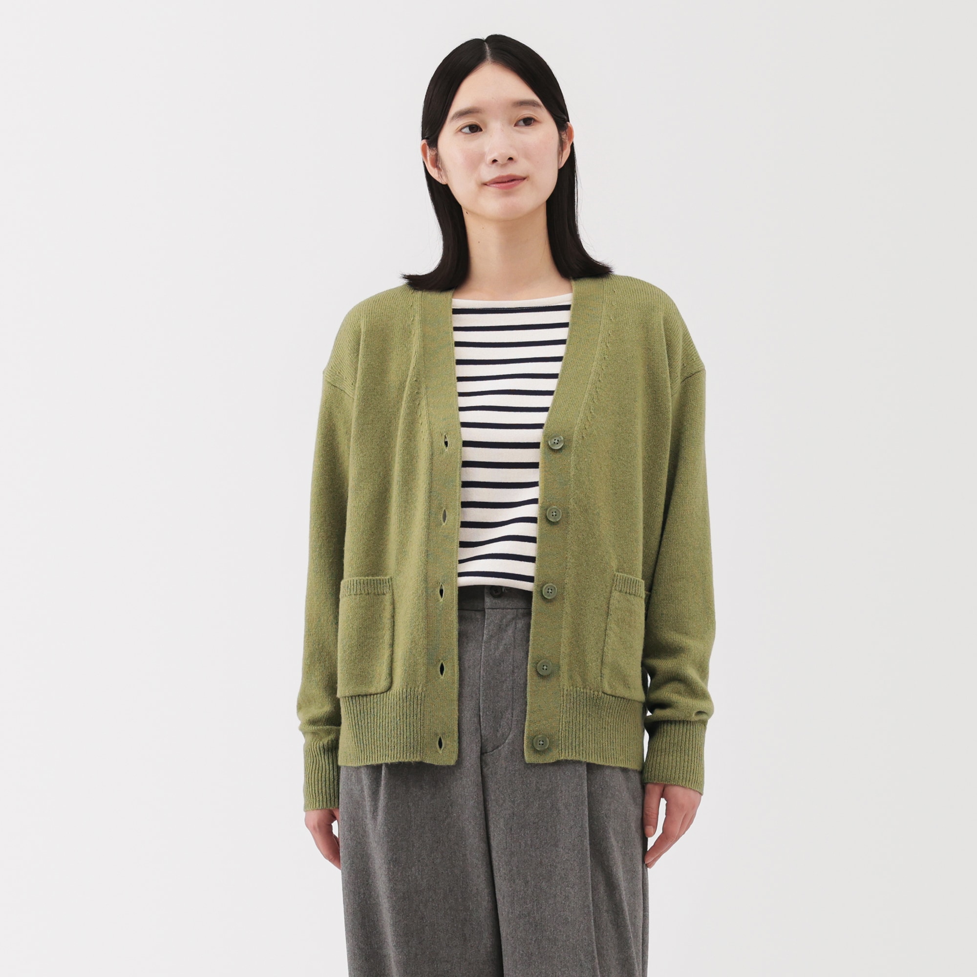 婦人 洗えるウールミドルゲージVネックカーディガン | 無印良品
