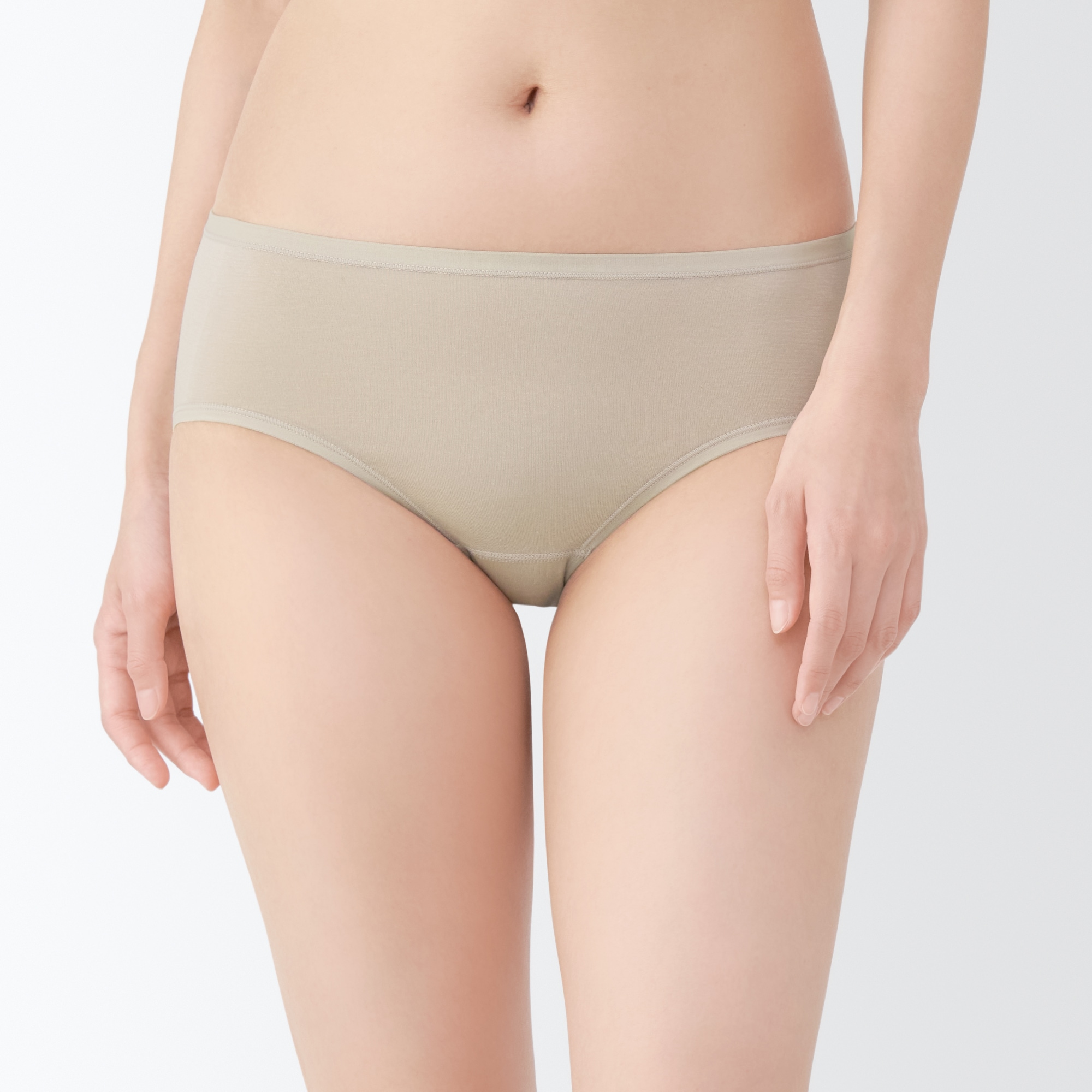 婦人　なめらかミディショーツ