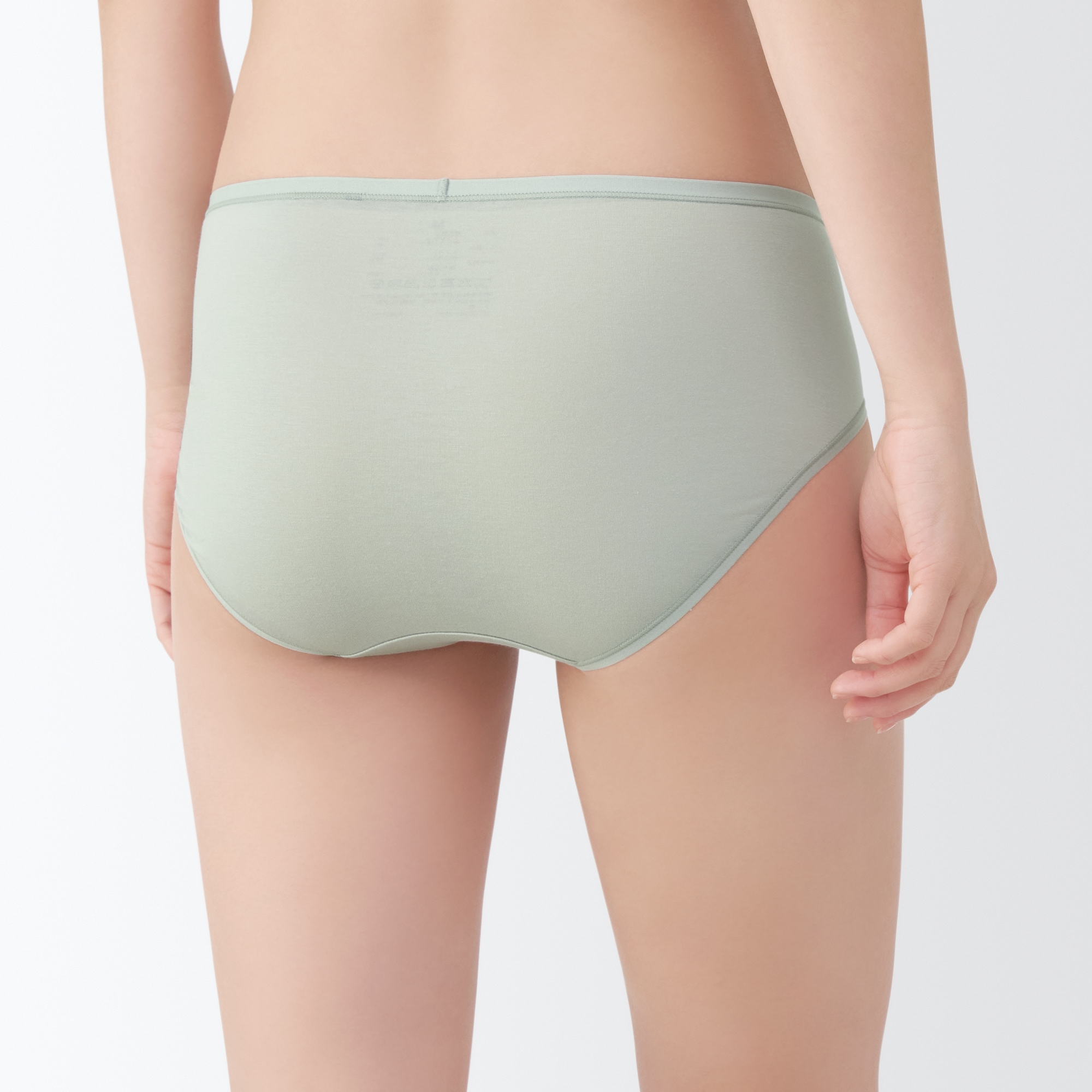 婦人　なめらかミディショーツ