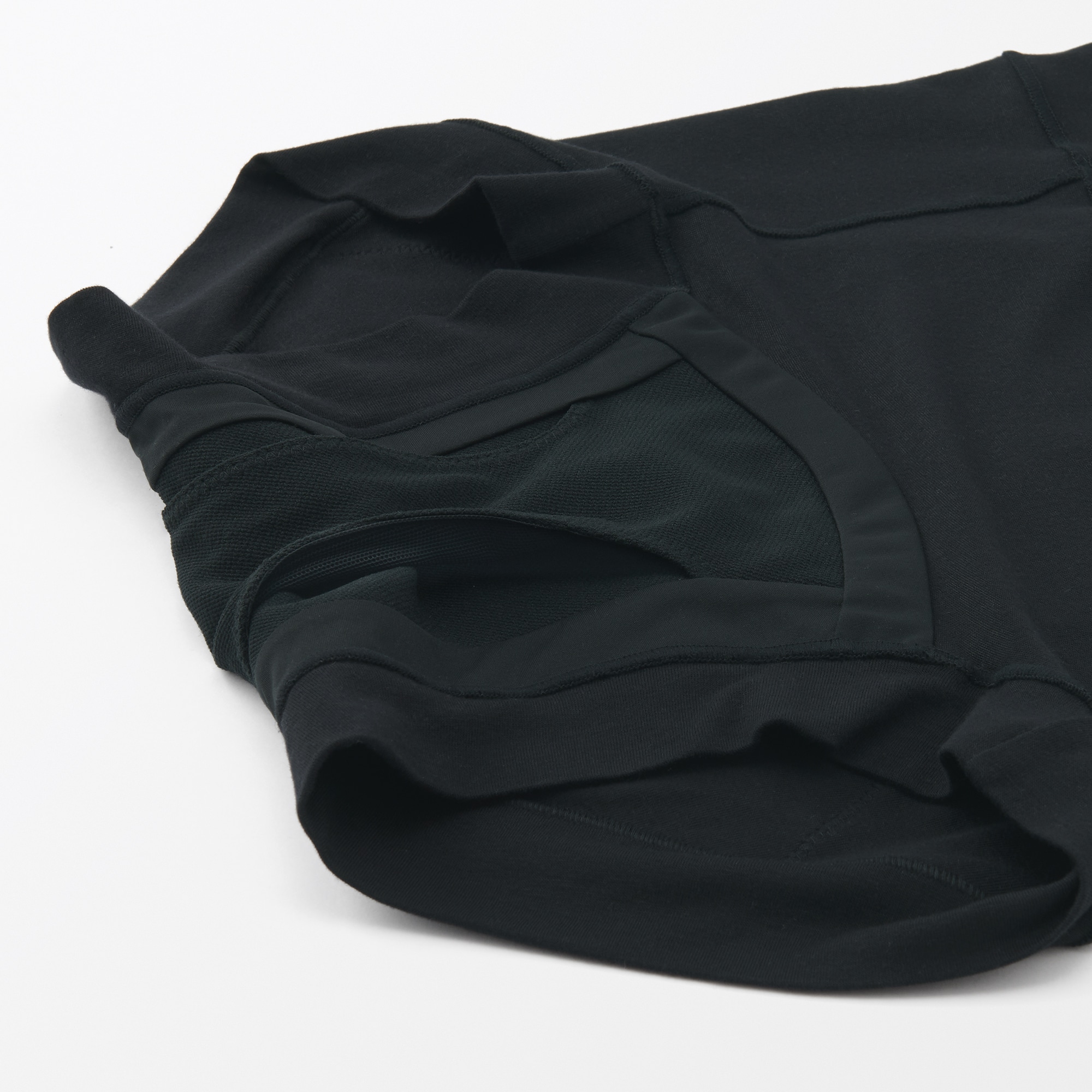 婦人　なめらか伝い漏れ軽減吸水サニタリーショーツ