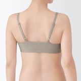 婦人　ノンワイヤーモールド　ホックのないブラジャー