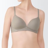 婦人　ノンワイヤーモールド　ホックのないブラジャー