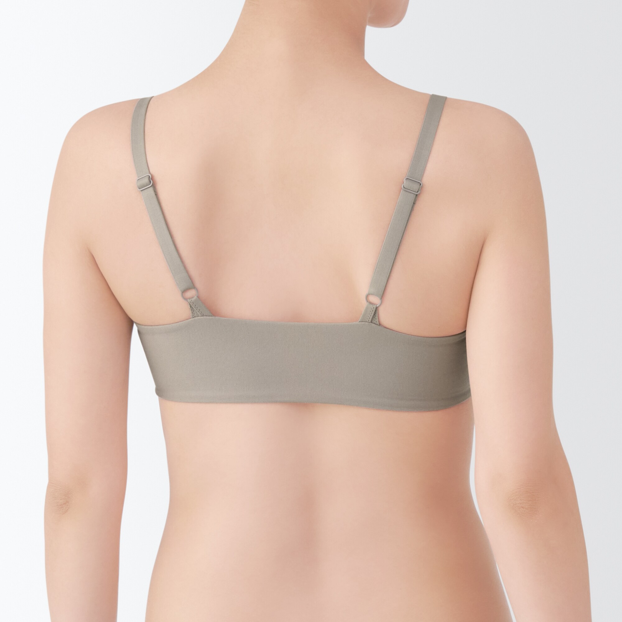 婦人　ノンワイヤーモールド　ホックのないブラジャー