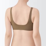 婦人　ノンワイヤープランジブラジャー