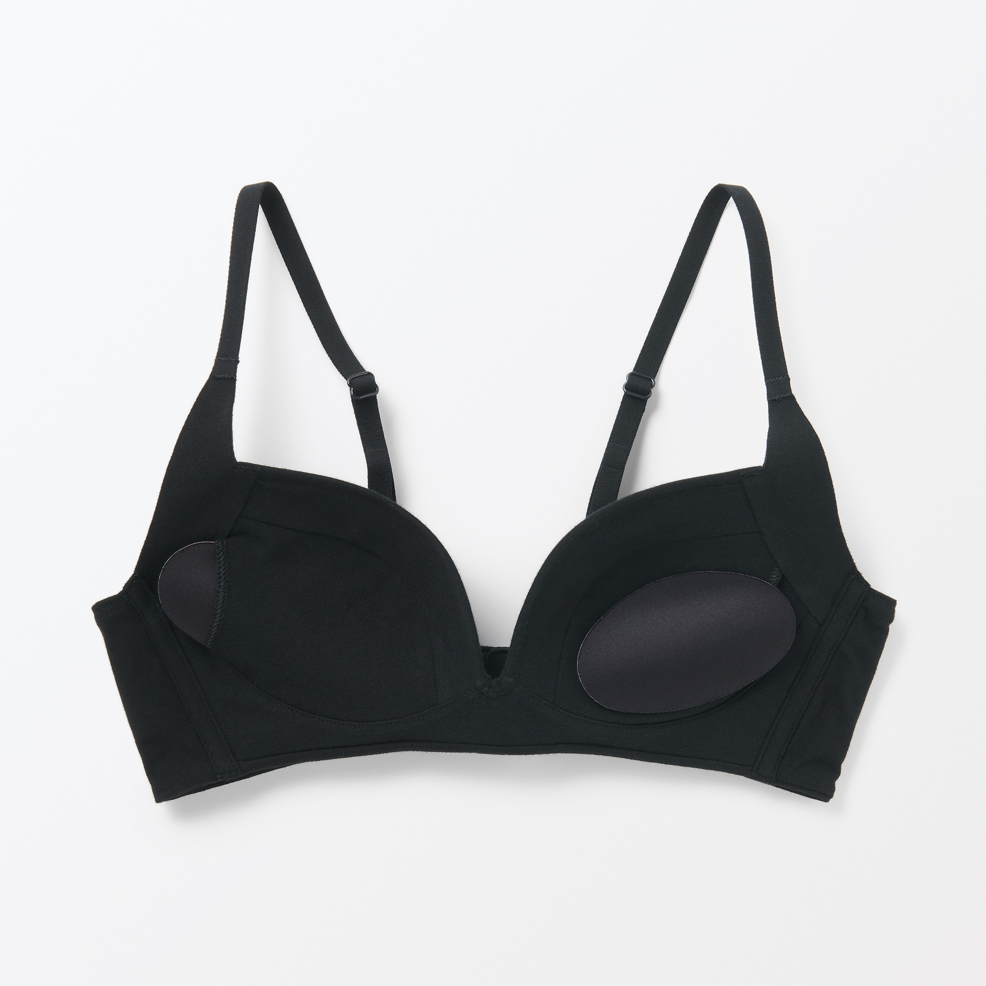 婦人　ノンワイヤー胸の形を整えるブラジャー