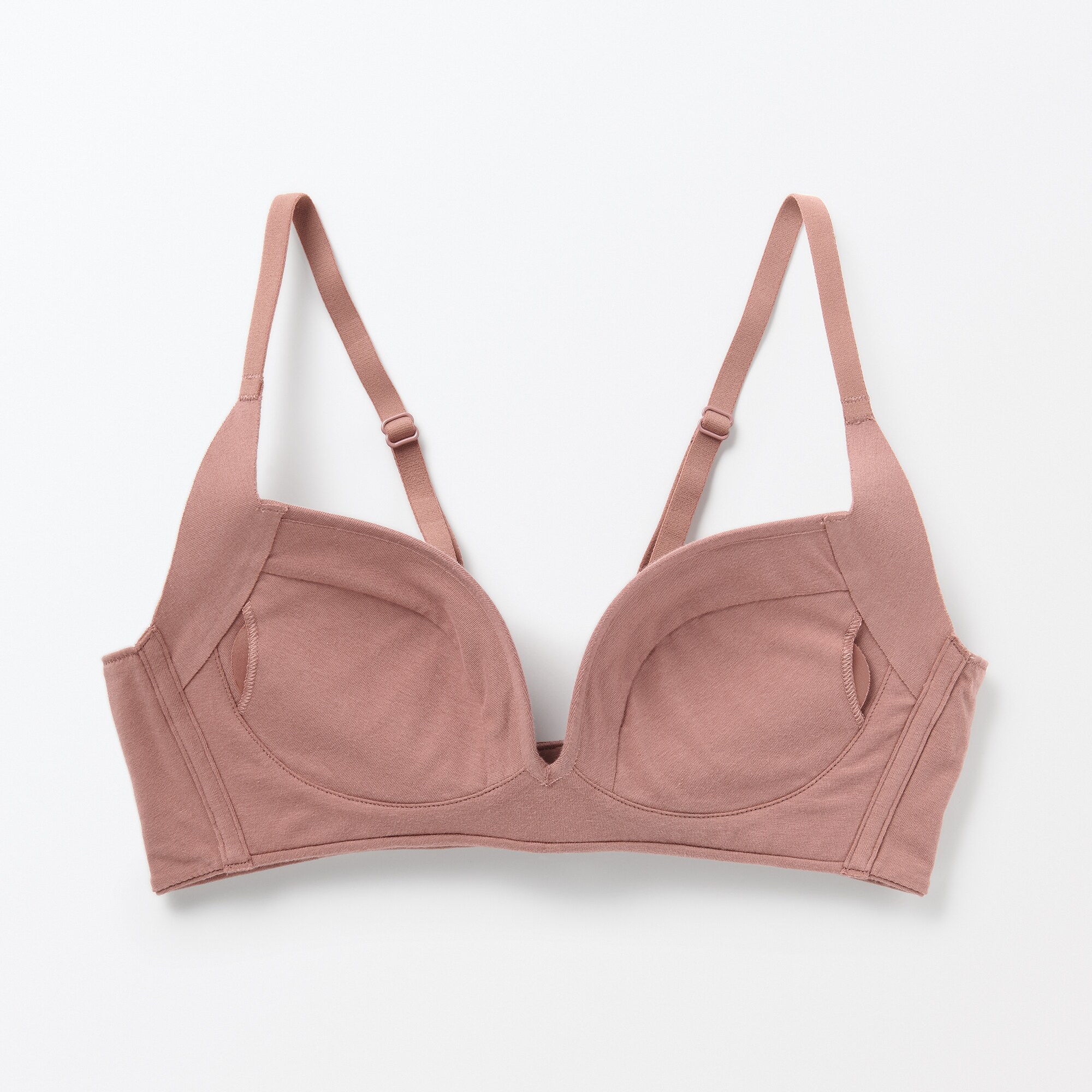 婦人　ノンワイヤー胸の形を整えるブラジャー