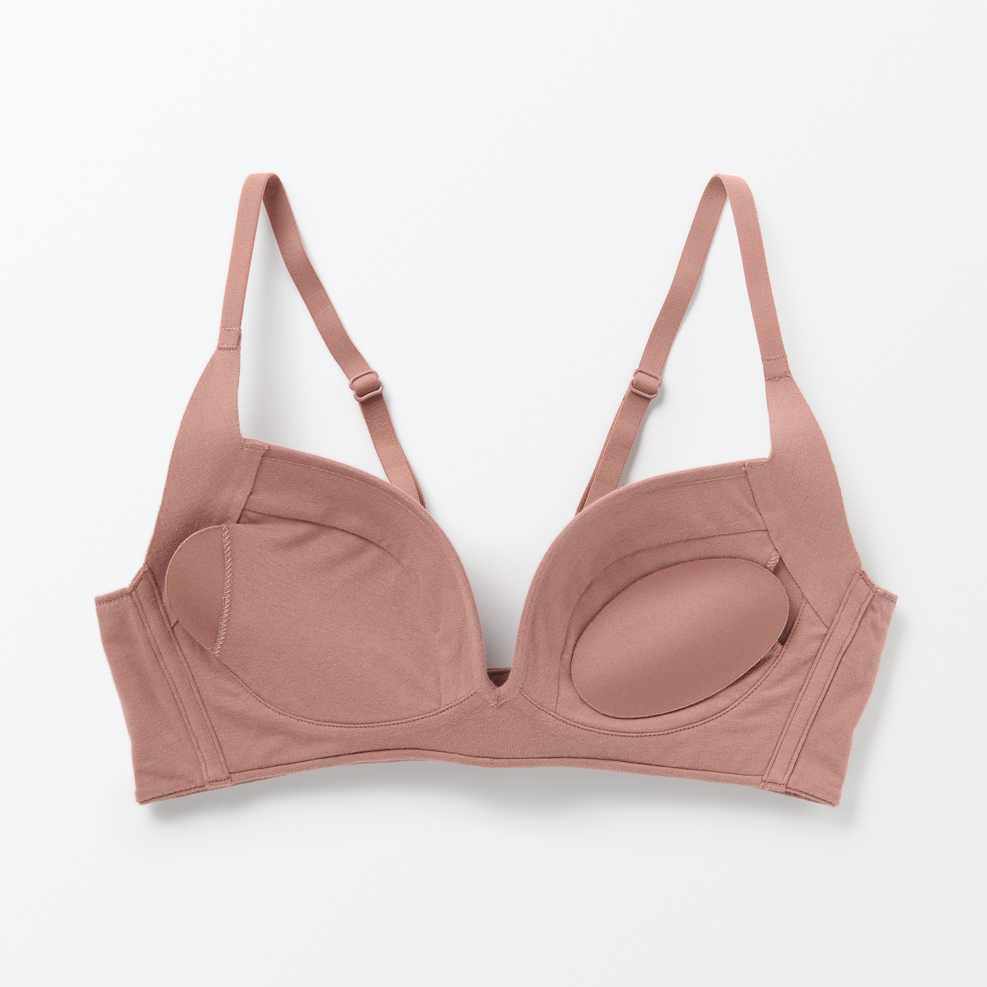 婦人　ノンワイヤー胸の形を整えるブラジャー