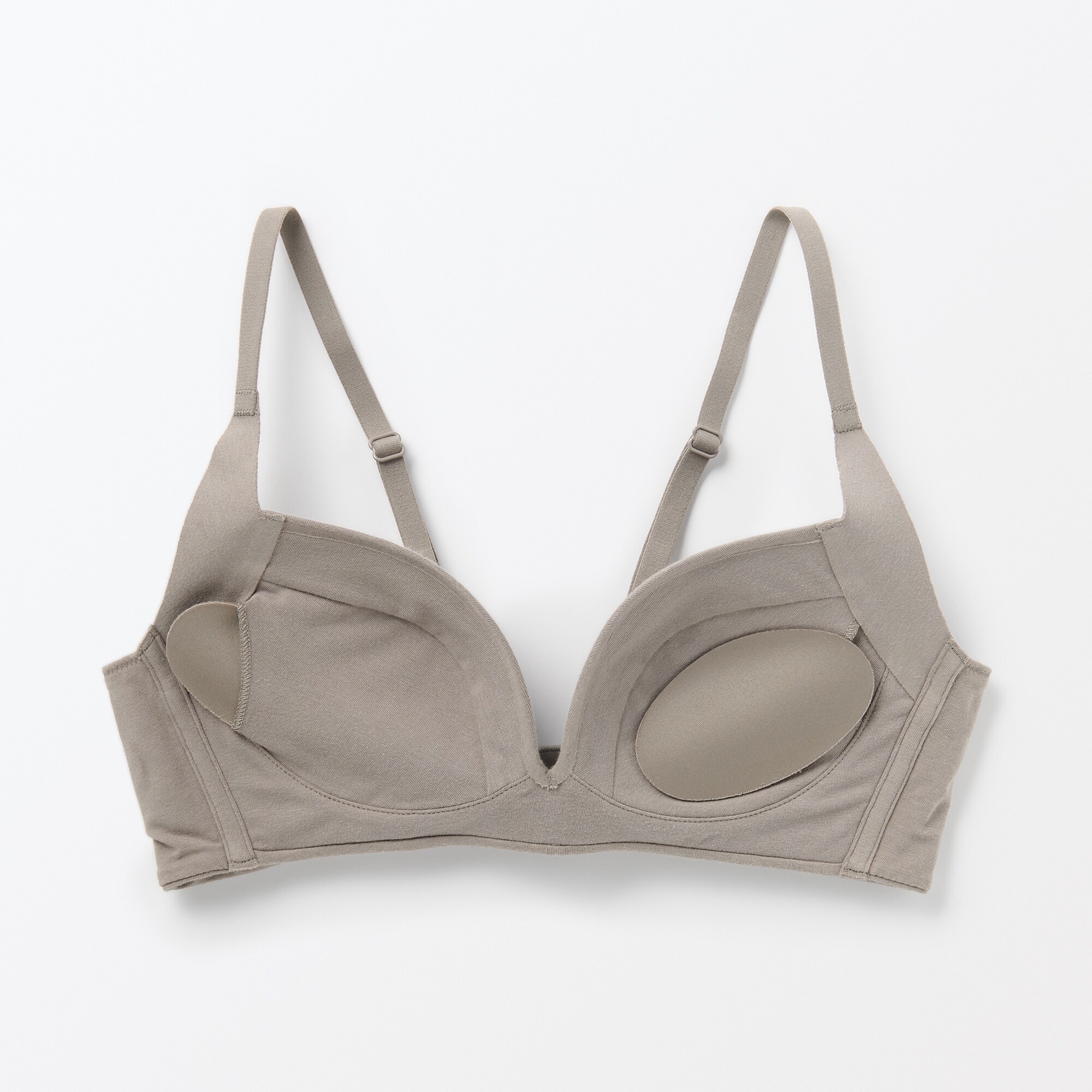 婦人　ノンワイヤー胸の形を整えるブラジャー