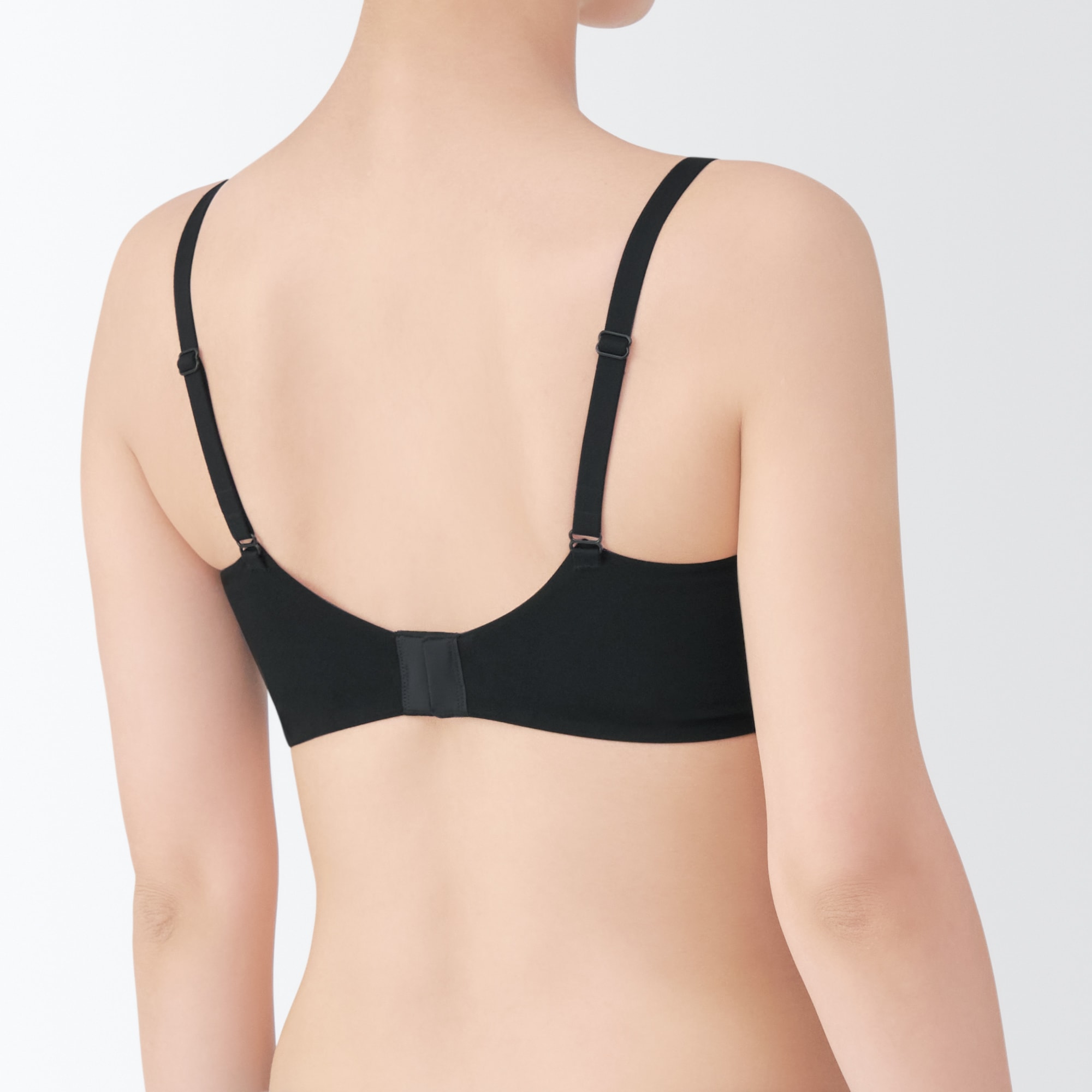 婦人　ノンワイヤー胸の形を整えるブラジャー　プラスサイズ